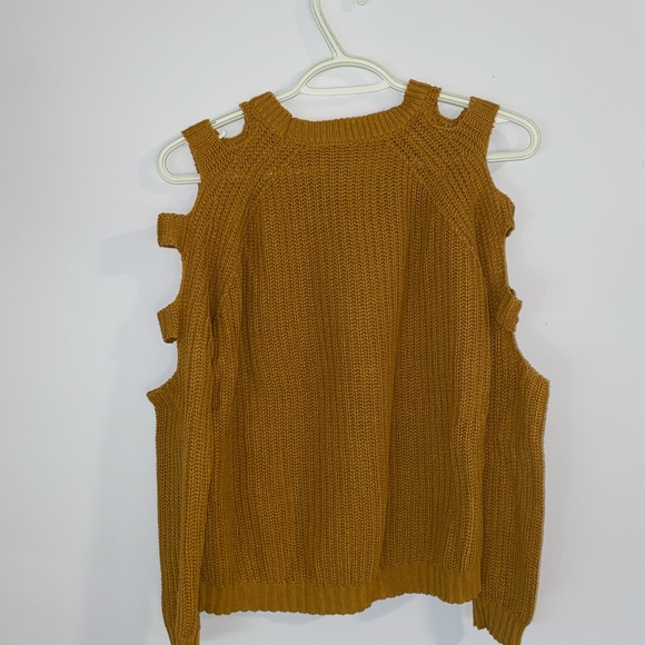 Streetwear Society cold shoulder sweater - Picture 2 of 2